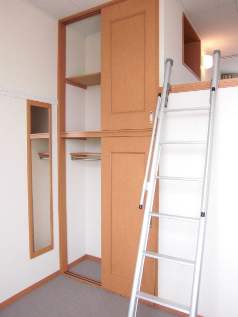 leopalace Show Storage