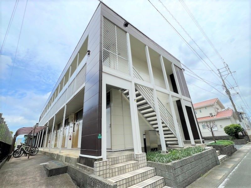 レオパレスシャルマン 外観