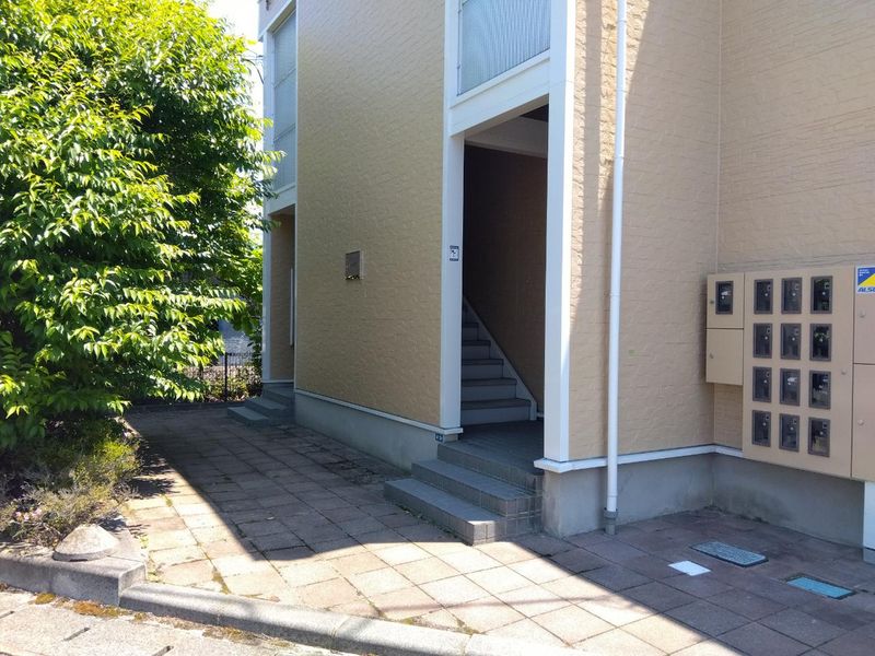 レオパレスアルブルⅡ エントランス