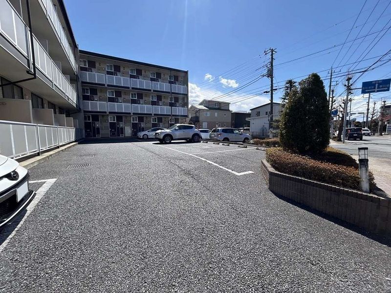 レオパレスＭＬハロープラザ 駐車場
