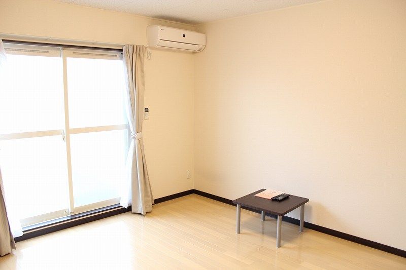 レオネクストアウリィ 居間