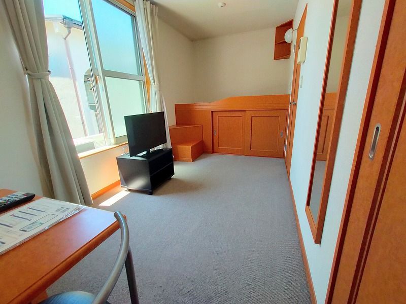 レオパレスアズール新大阪 居間