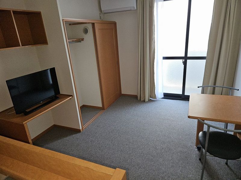 レオパレス南の風　Ⅱ 居間