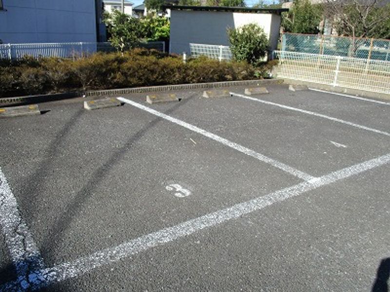 レオパレスエスポワールＵ 駐車場