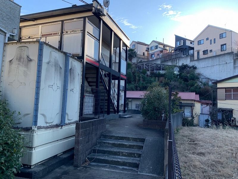 レオパレスＫＯＪＩＭＡⅢ エントランス