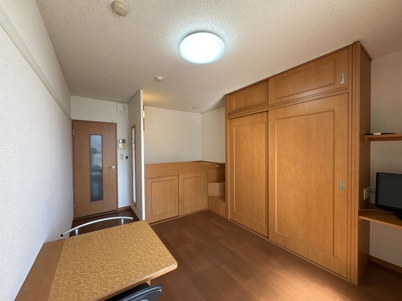 レオパレスフラワー 居間