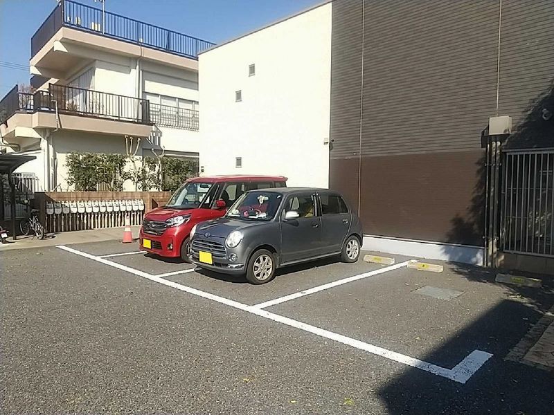 クレイノアーカス 駐車場