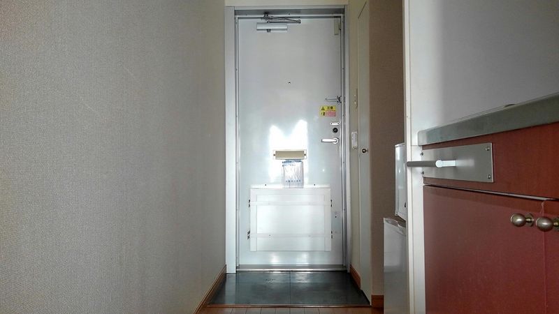 レオパレスペイサージュ 玄関