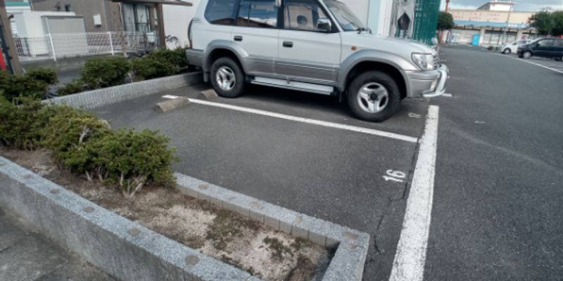 レオパレスムラヤマ 駐車場