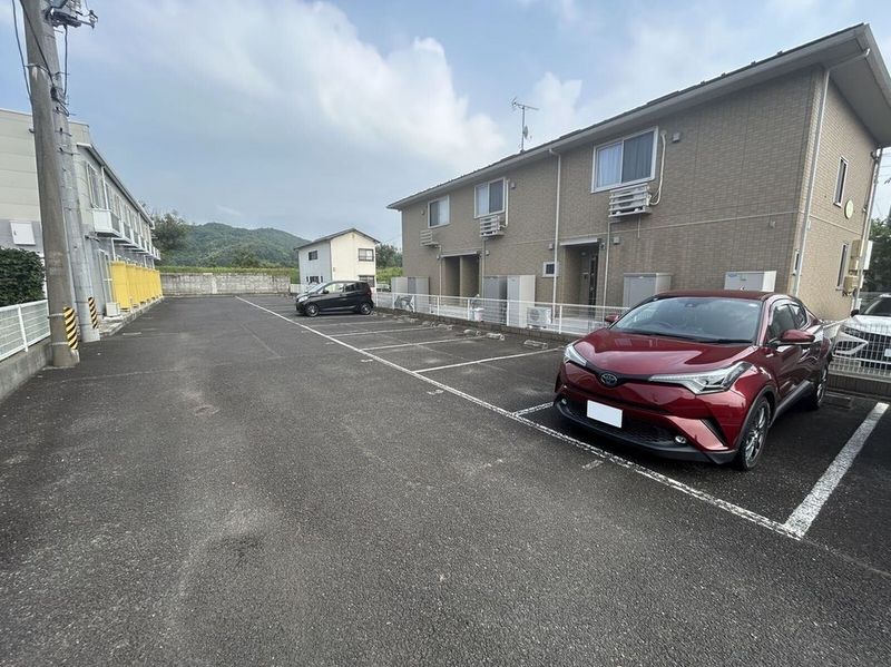 レオパレスあぶくま 駐車場