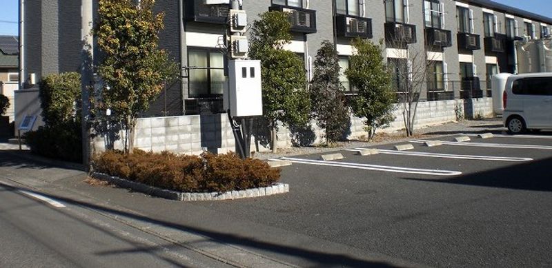 レオパレスプラムヴィラ２ 駐車場