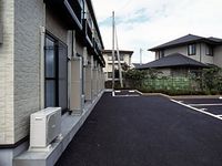 レオパレスフローラル 駐車場