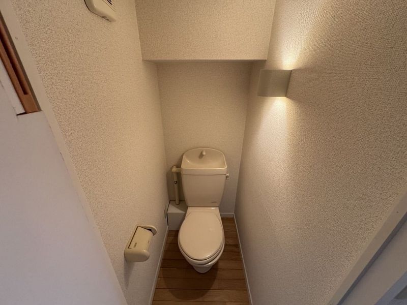 レオパレスシェソワ トイレ