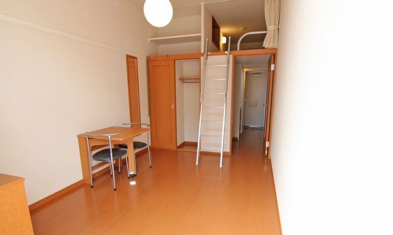 レオパレスみゆき 居間
