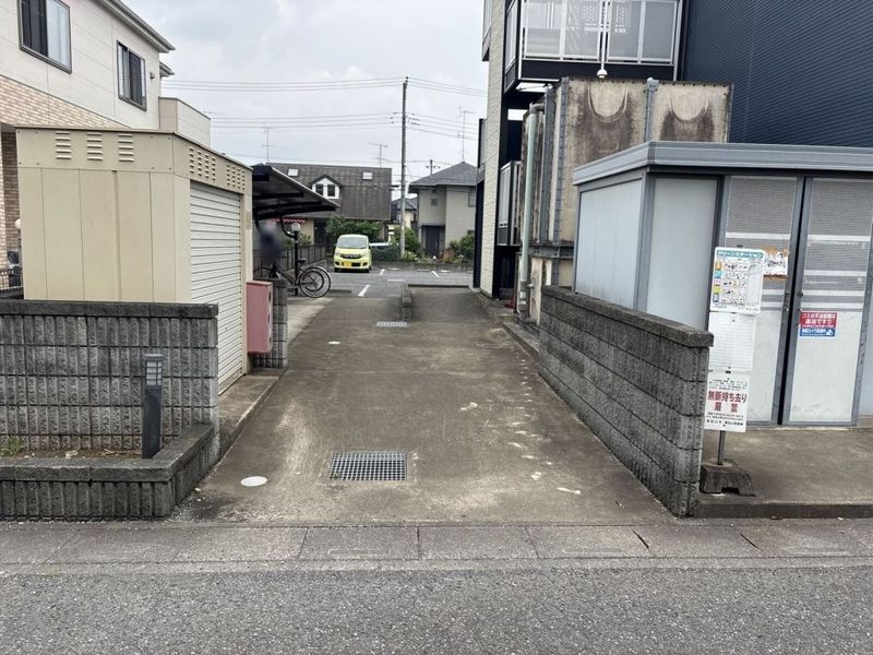 レオパレスシーザリオ エントランス