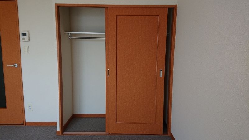 レオパレスレユール樹 収納