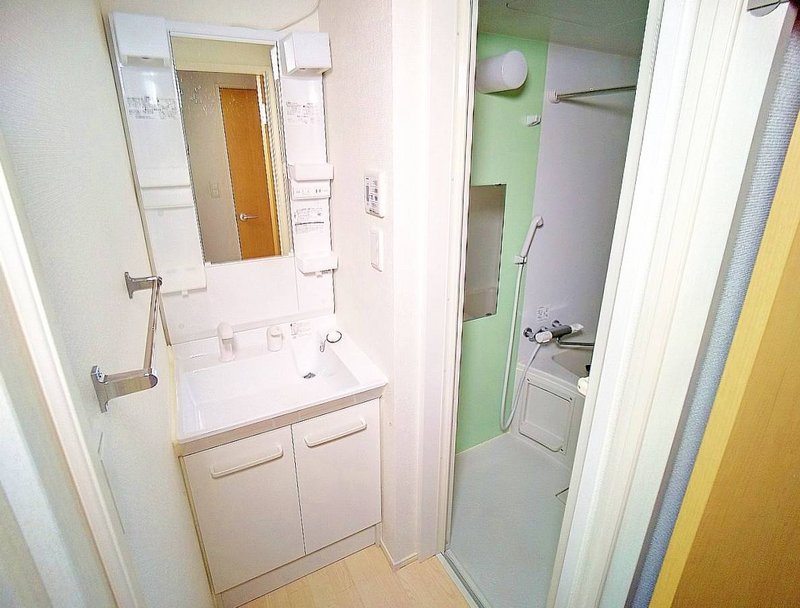 CLEINO La Mer M's Washroom