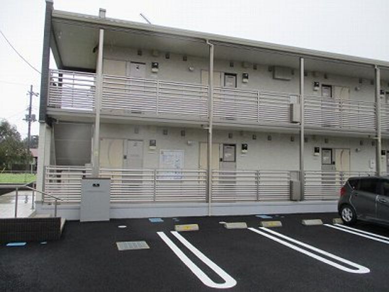 クレイノマリーメゾン 駐車場
