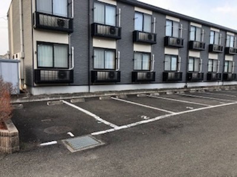 レオパレスドリームＫ　壱番館 駐車場
