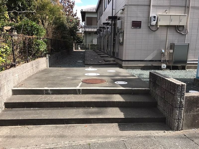 レオパレスシルフィード エントランス
