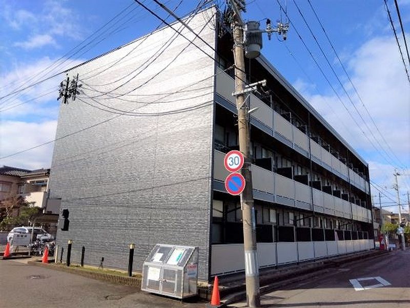 レオパレスランメグ 外観