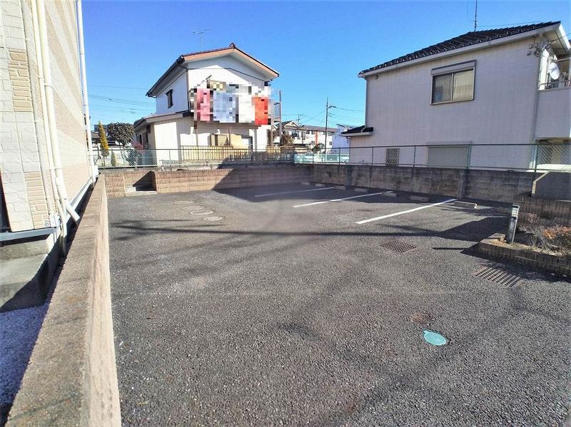 レオパレスパークサイド 駐車場