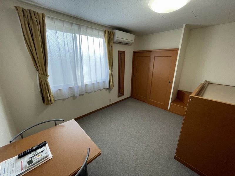 レオパレスアゼリア 居間