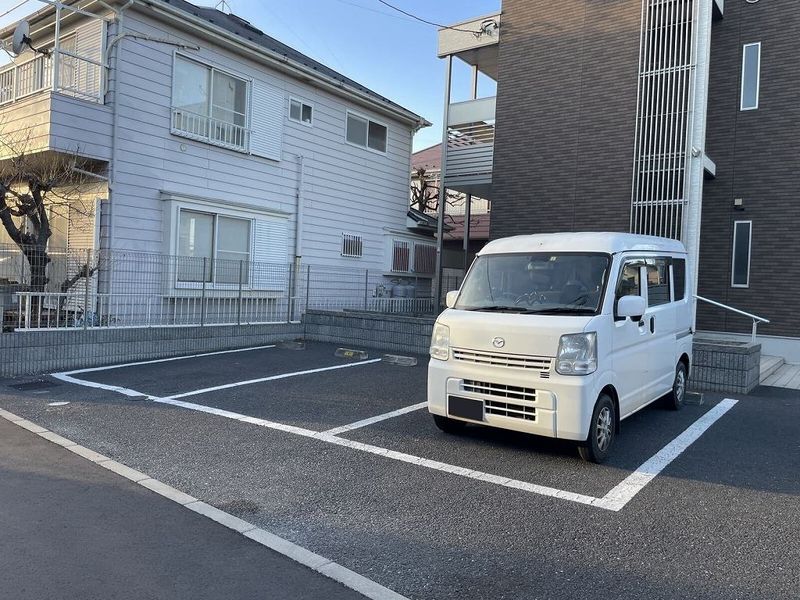 ミランダロイン 駐車場
