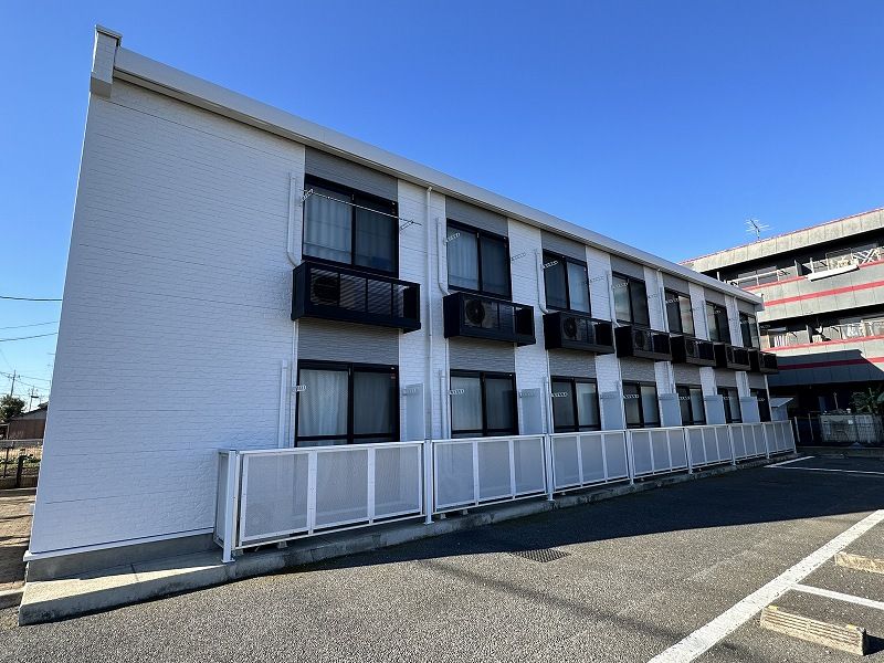 レオパレスミリオンベル 外観