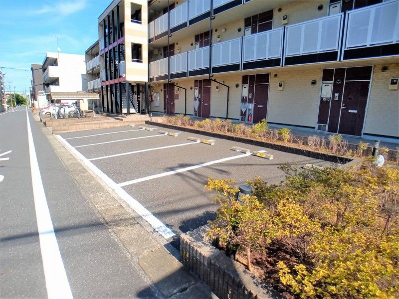 レオパレスＹＫ　ＳＴＹＬＥ 駐車場