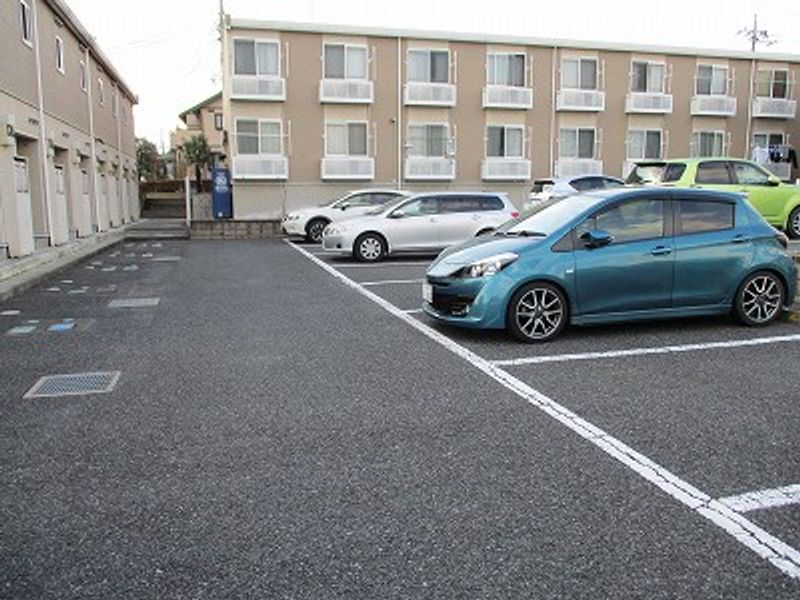 leopalace Riverside C Parking lot