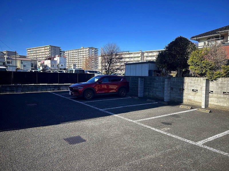 レオパレスＹＯＳＨＩＫＯ 駐車場