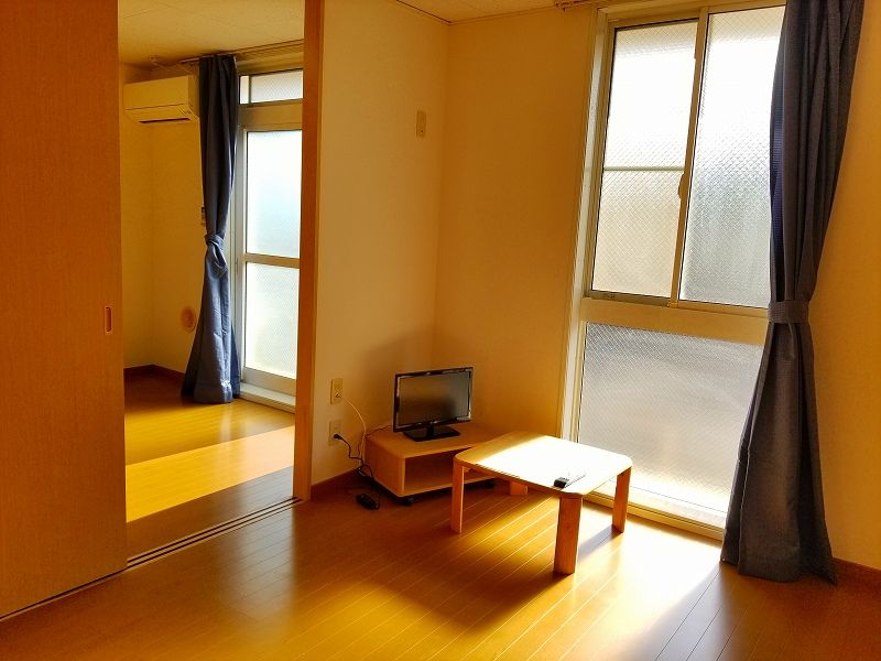 レオパレスＩＺＵＭＩ　Ⅰ 寝室