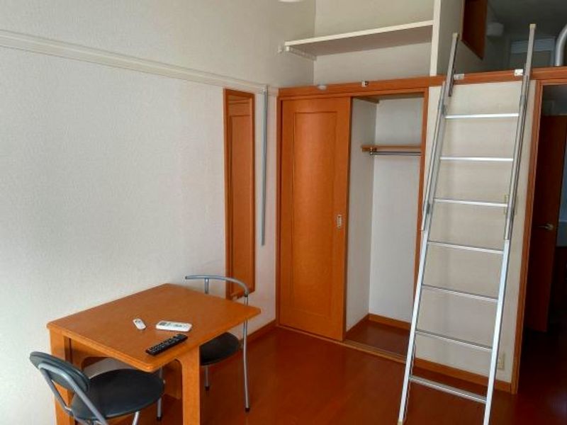 レオパレスフレアレーブ 収納