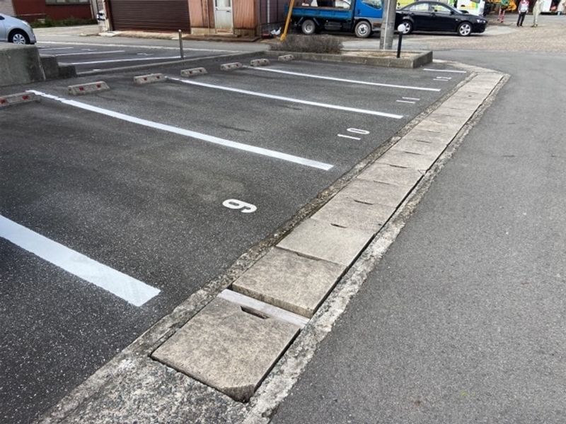 レオパレス朝日 駐車場