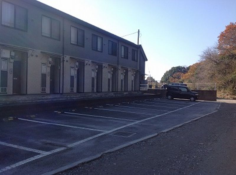 レオパレスナチュールⅡ 駐車場