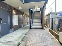 レオパレスルーナ エントランス