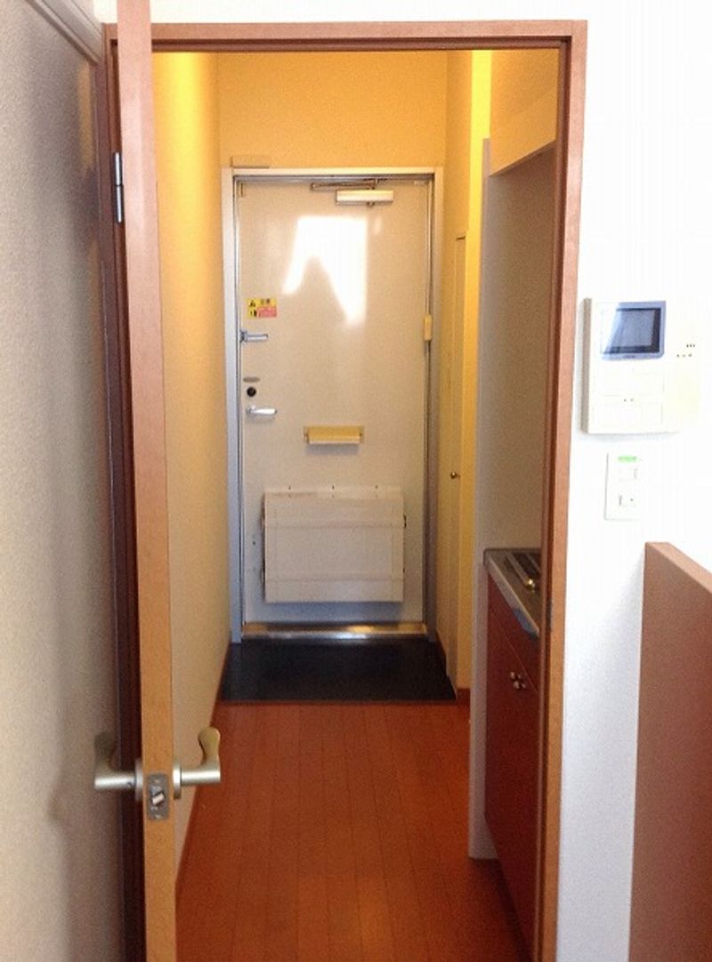 レオパレス太陽 玄関