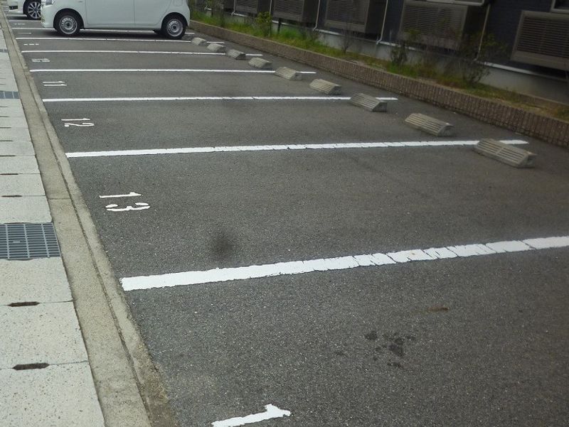 レオネクストこかげ 駐車場