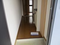 レオパレスカーサ 玄関