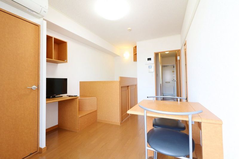 レオパレス野崎通Ｃ 居間