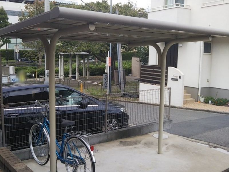 レオネクストラ　ガレ 共用部分