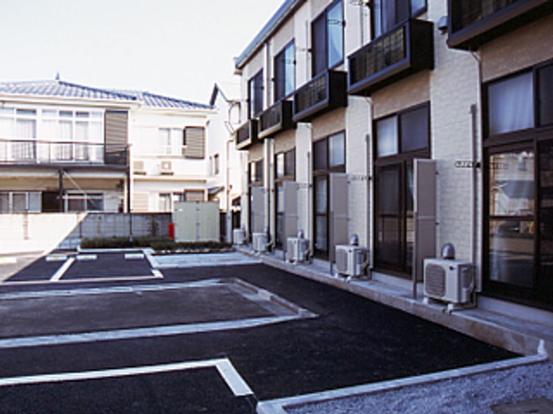 レオパレスＶＩＡＬＡＣＴＥＡ 駐車場