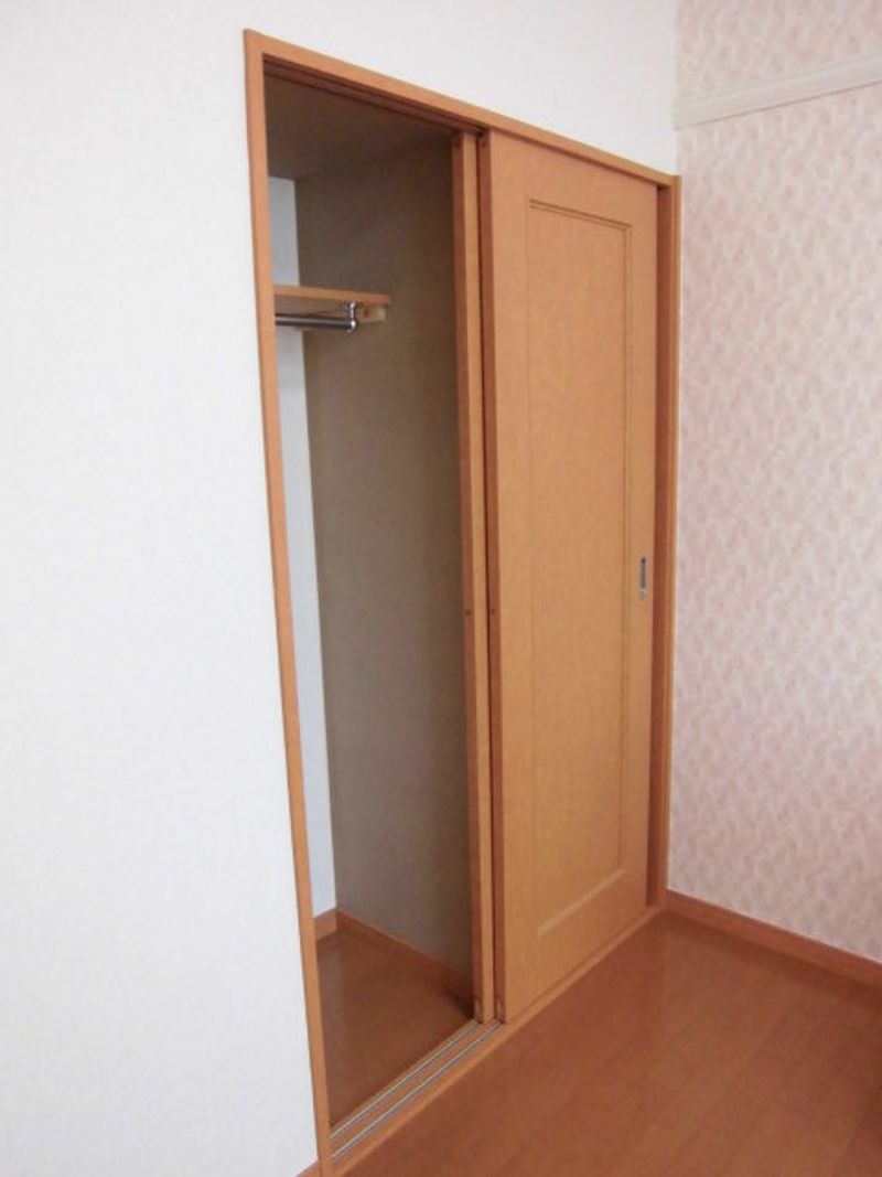 レオパレスアムール 収納