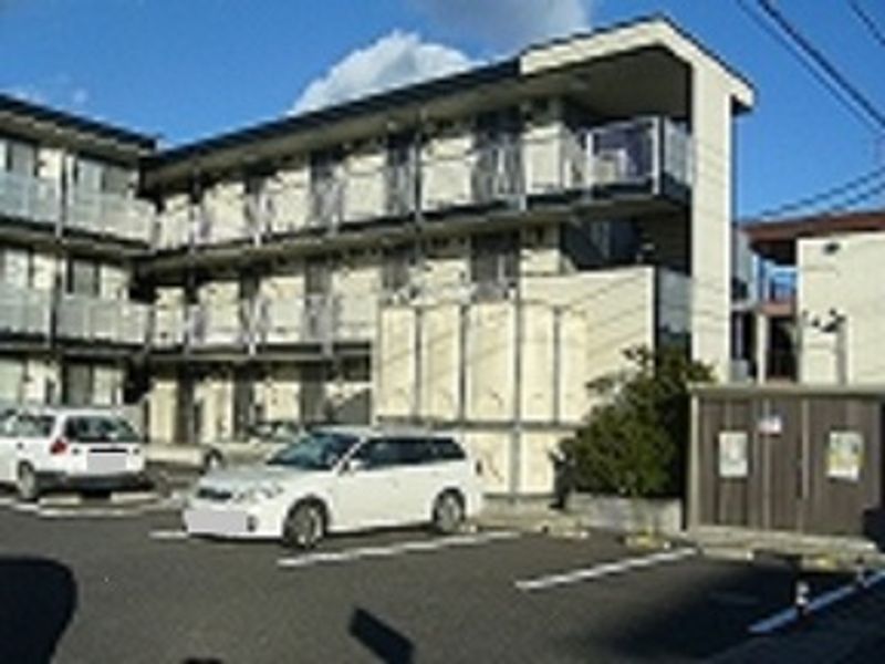 レオパレスフローラ小山 駐車場