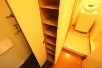 レオパレスアルモニ２番館 玄関