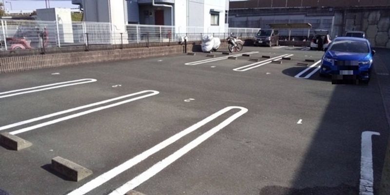 レオパレスエターナリィ・松田 駐車場