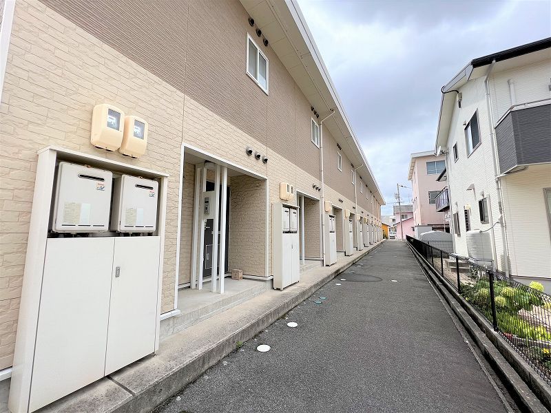 レオパレスＢ　ＺＯＮＥ 玄関