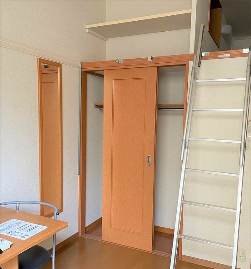 レオパレスレジェンス 収納