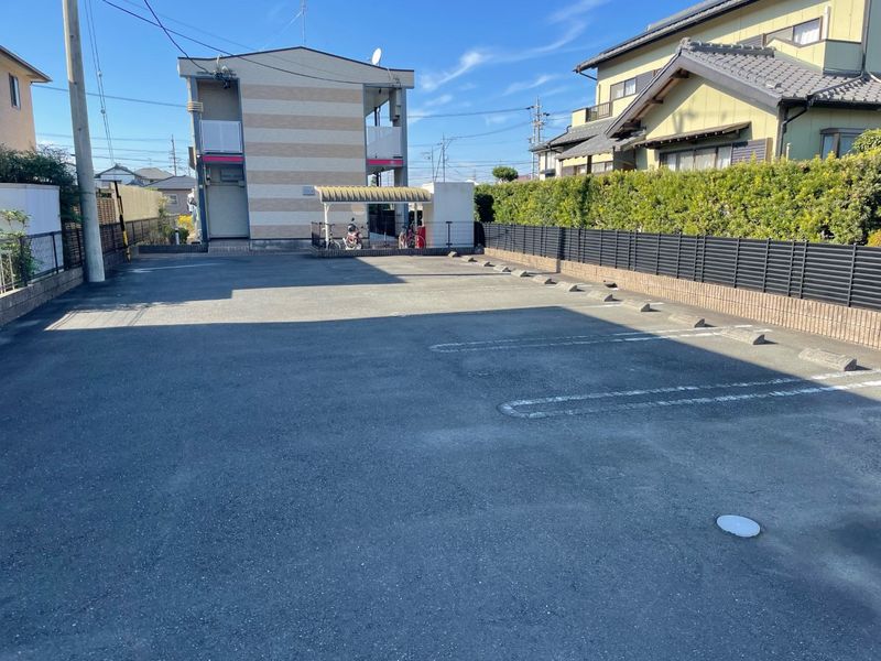 レオパレスレジデンス　磐田 駐車場